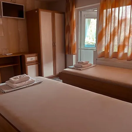 орешака Konukevi *