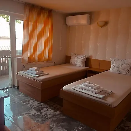 орешака Vendégház *